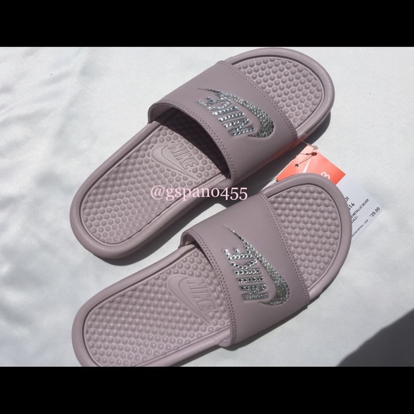 ✨SIZE 8 LEFT !!NEW Swarovski Crystal Nike Slides✨ - Picture 4 of 4